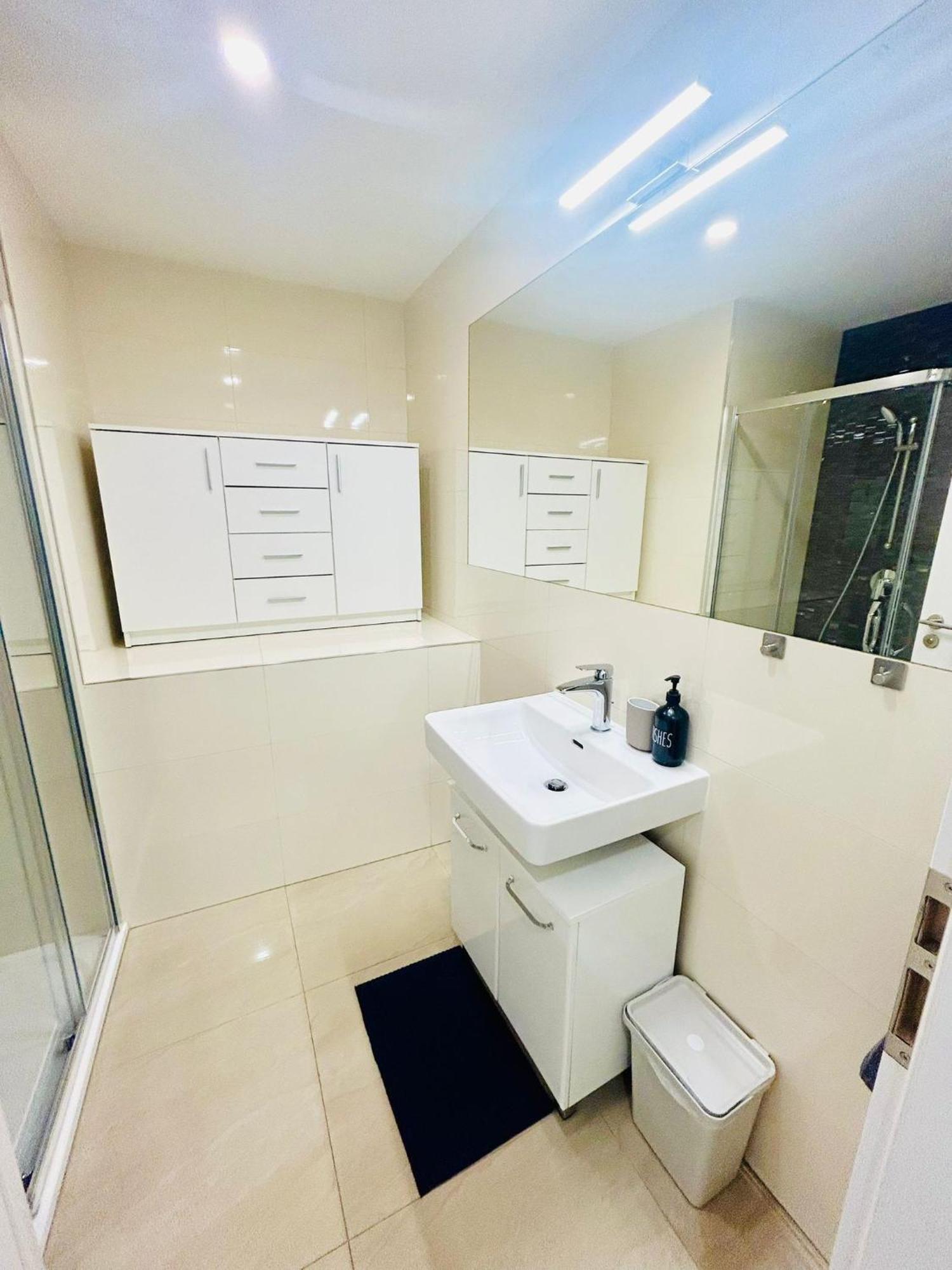 New Design & Style Apartments 50M From Wenceslas Square Прага Экстерьер фото