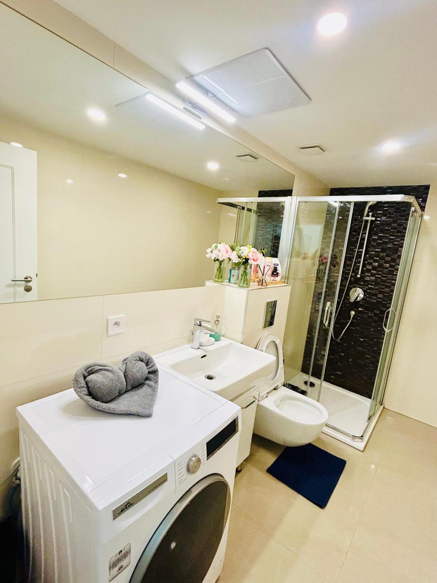 New Design & Style Apartments 50M From Wenceslas Square Прага Экстерьер фото