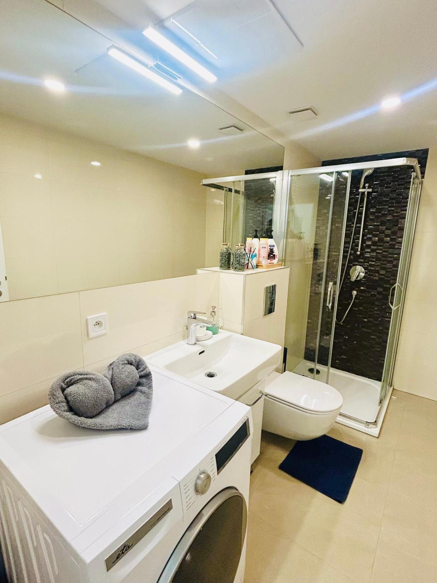 New Design & Style Apartments 50M From Wenceslas Square Прага Экстерьер фото